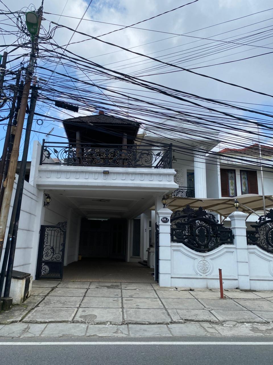 DIJUAL/ SEWA RUMAH + TANAH STRATEGIS POLTANGAN – JAKARTA SELATAN