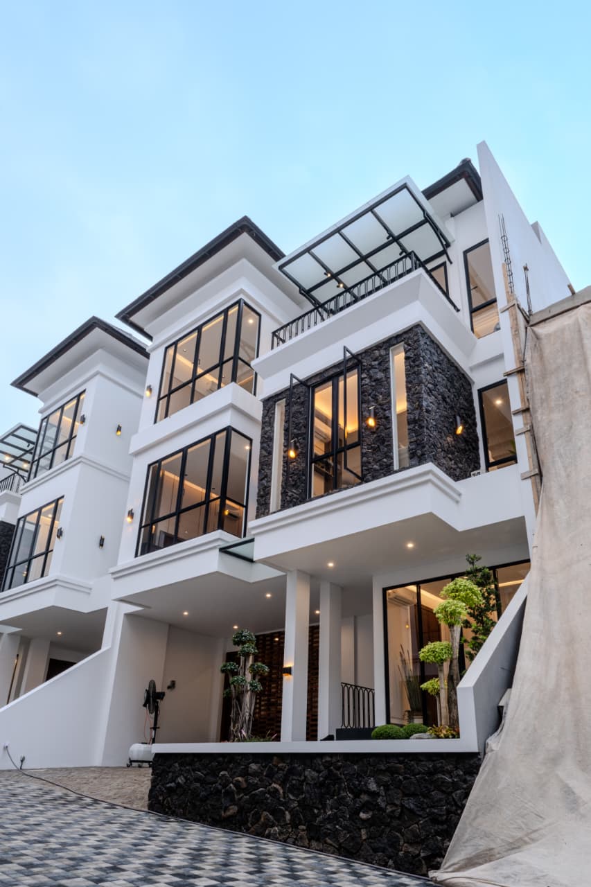 Jakarta's Hidden Luxury Residence. Limited Units. Private Living. Jogging distance to South Quarter TB.Simatupang